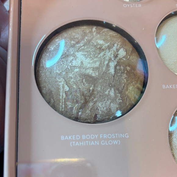 Laura Geller Baked Full Face Basics Palette with Kabuki Brush - Picture 4 of 10